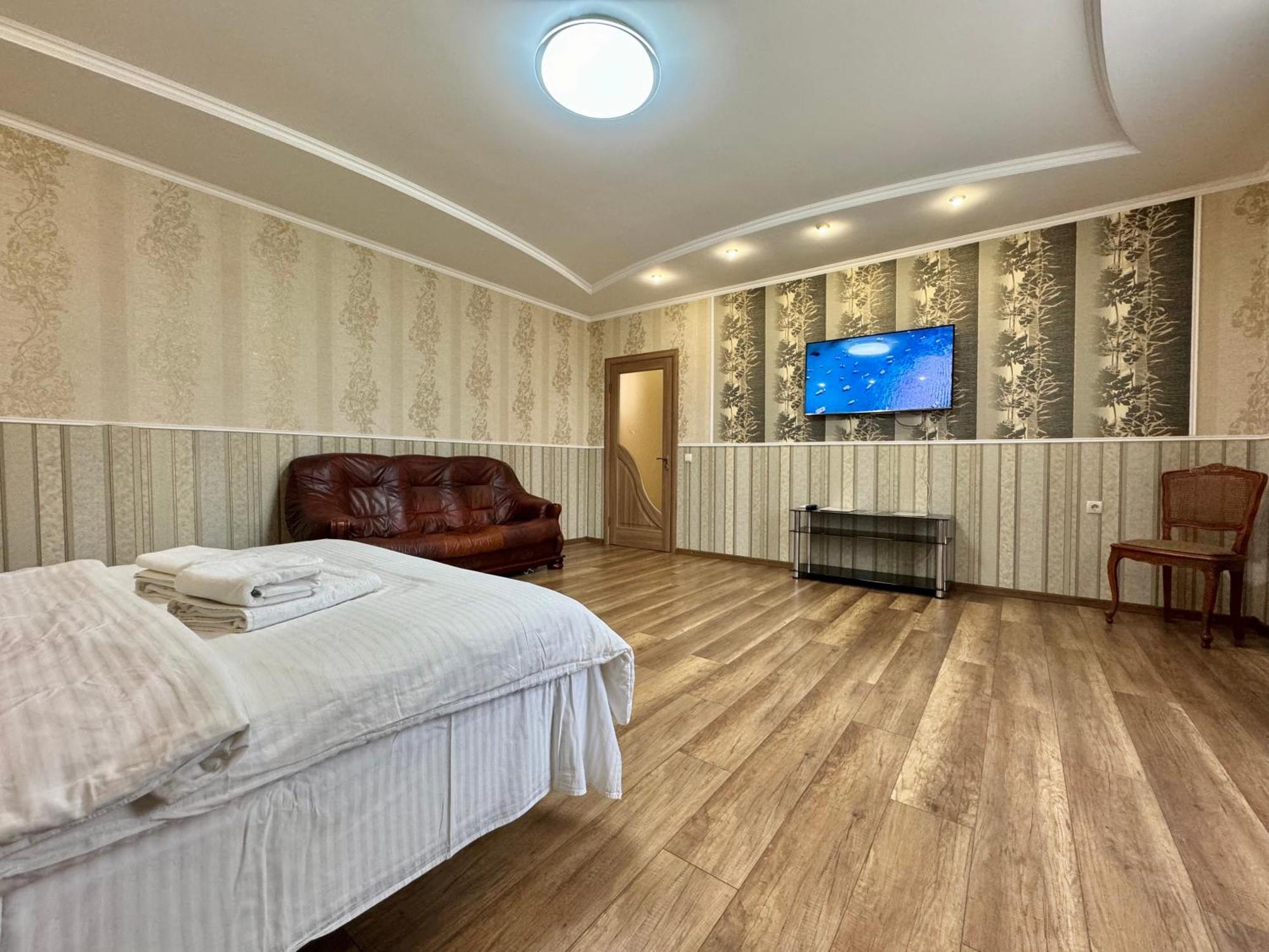 Apartpoltava 100 Квадратних Метрів Затишку В Серці Полтави, Корпусний Парк, Банківський Чек Poltava Exterior foto