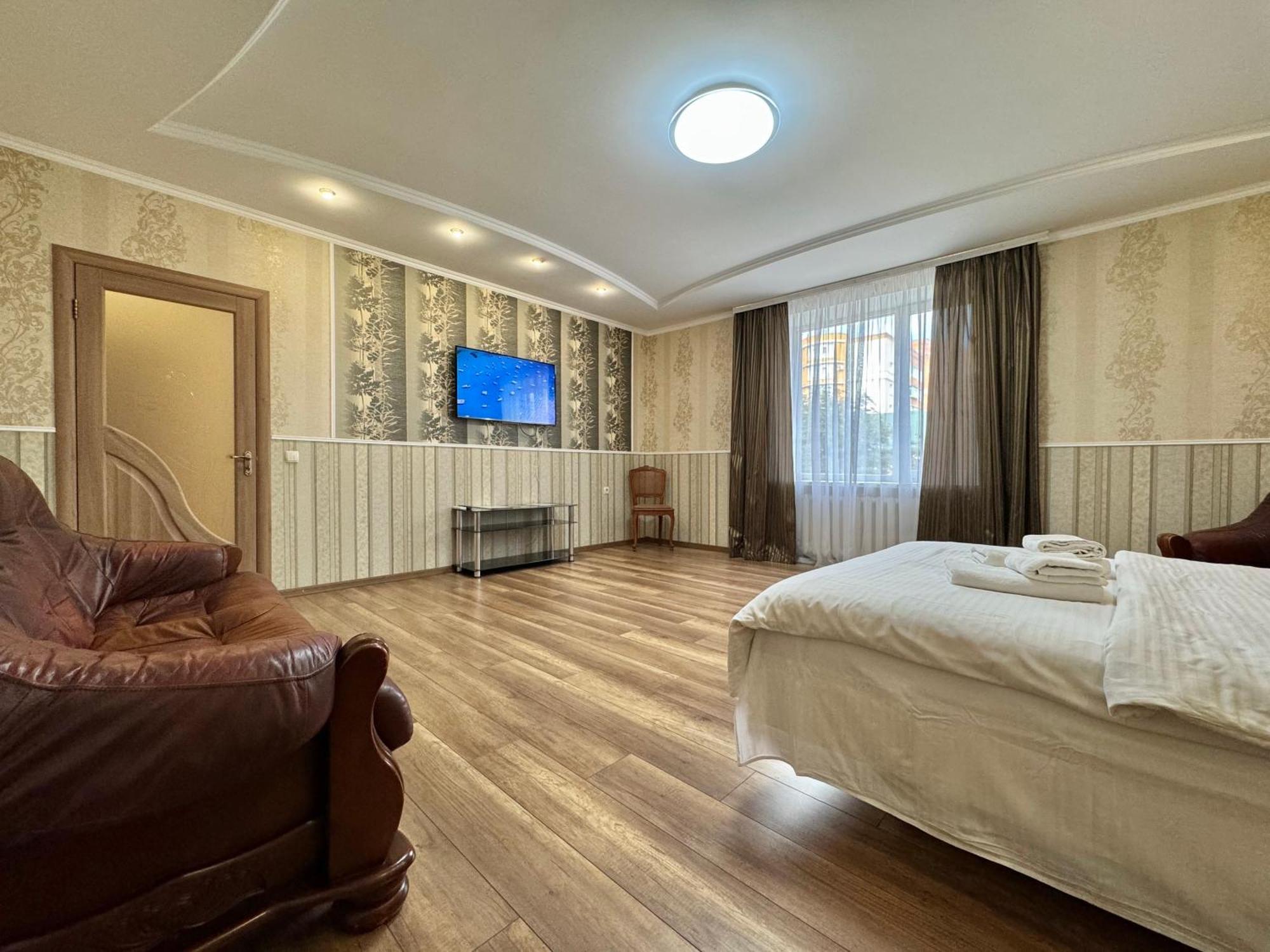 Apartpoltava 100 Квадратних Метрів Затишку В Серці Полтави, Корпусний Парк, Банківський Чек Poltava Exterior foto